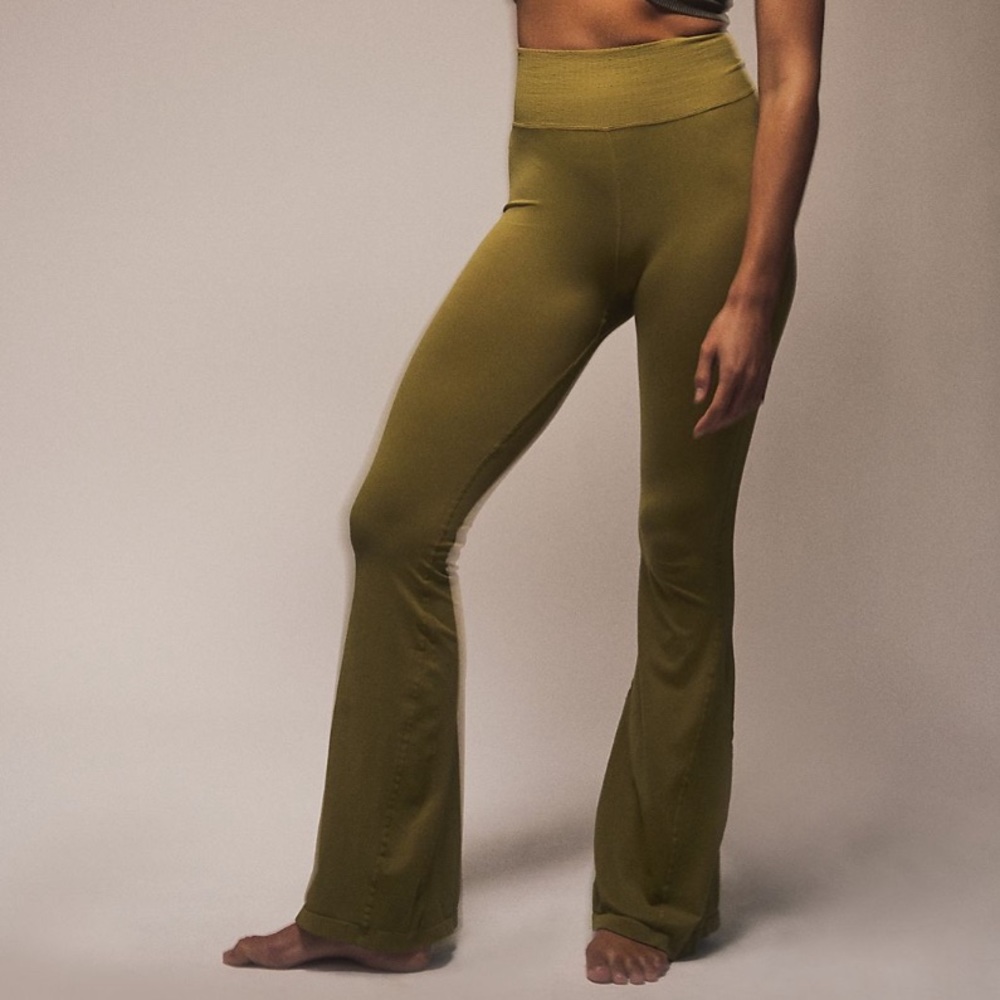 NEW Free People Good Karma Flare Leggings - Size XS/S - Dusted Military